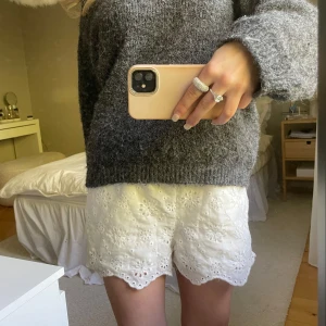 Mönstrade shorts - Jätte fina vita shorts!!