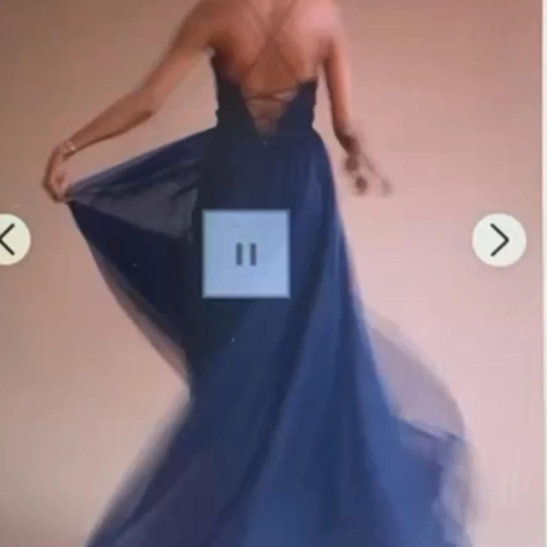 Marinblå långklänning med spets och tyll - 1