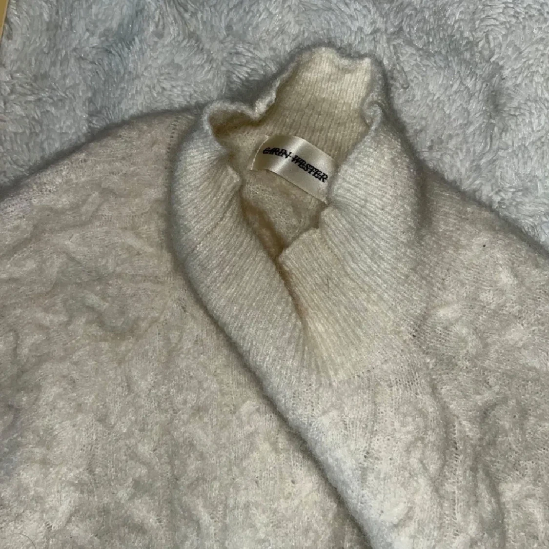 Vit stickad tröja  - 2