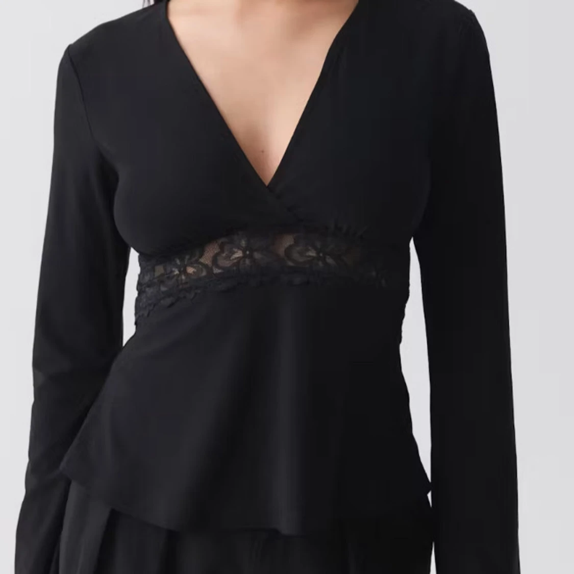 lace detail top
