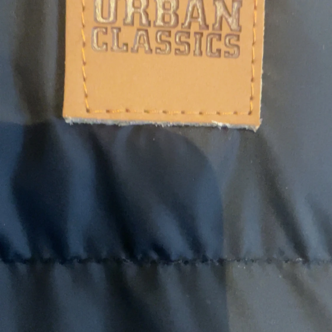 Svart pufferjacka från Urban Classics - 3