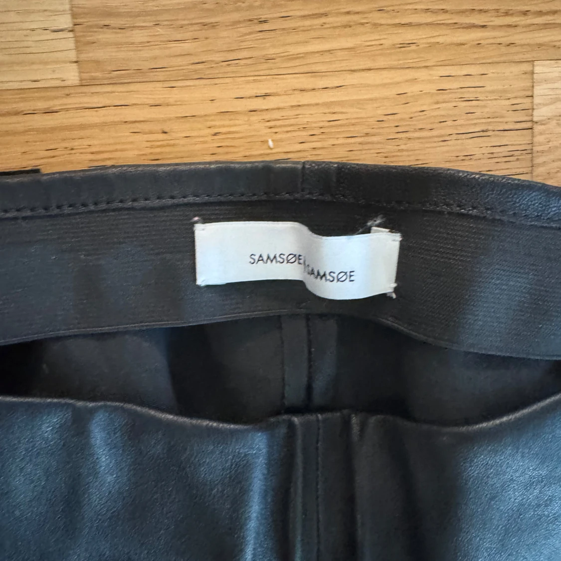 Svarta skinnbyxor från Samsøe Samsøe