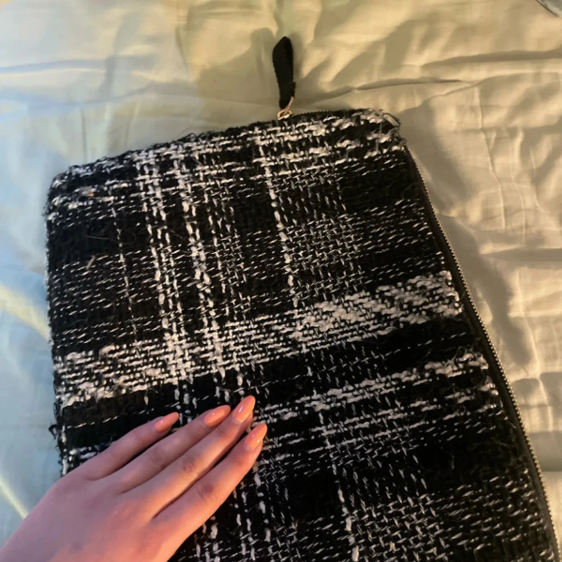 Svartvit rutig kuvertväska från Wera - 3