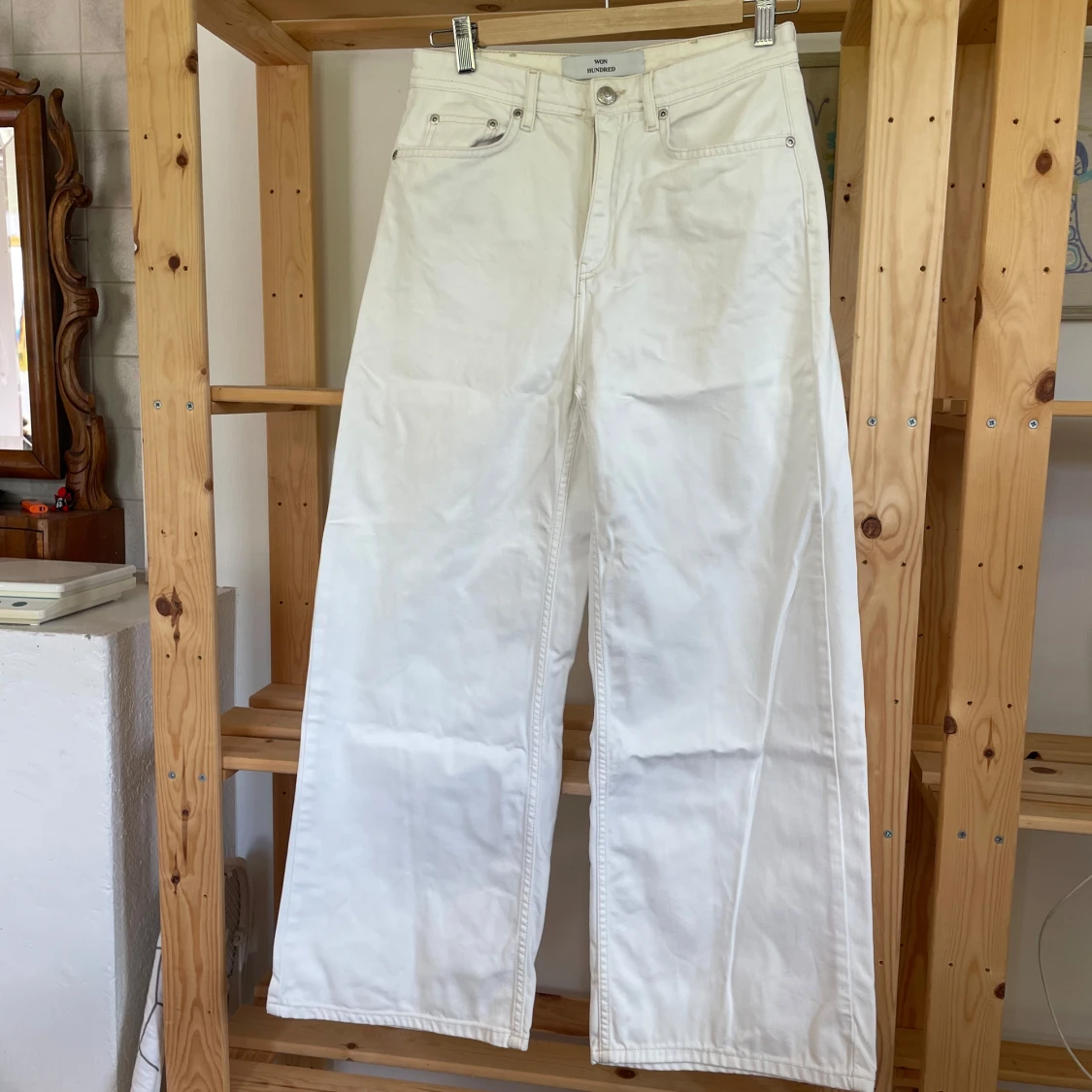 Vita vida jeans från Won Hundred