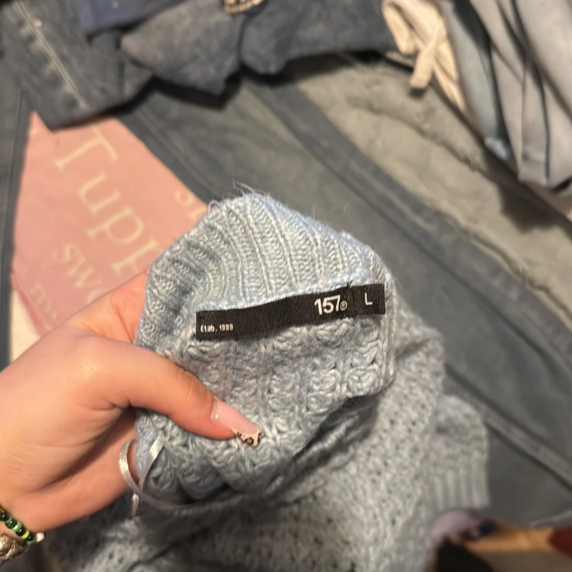 Ljusblå stickad tröja från 157 - 2