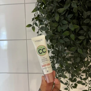 Loreal paris cc cream - Anti redness, endast testad en gång