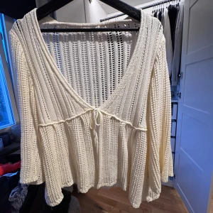 Cardigan djerf avenue - Sorella top från djerf avenue, säljer för att jag aldrig använder denna. Inga defekter eller liknande🤍