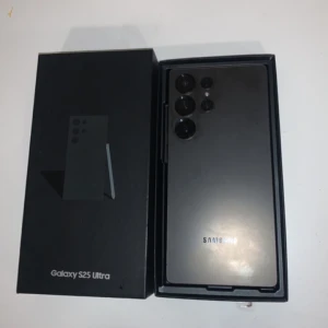 Samsung galaxy s25 ultra - Samsung galaxy 25 ultra 512 gb. Kontakta mig innan ni köper! I lådan.