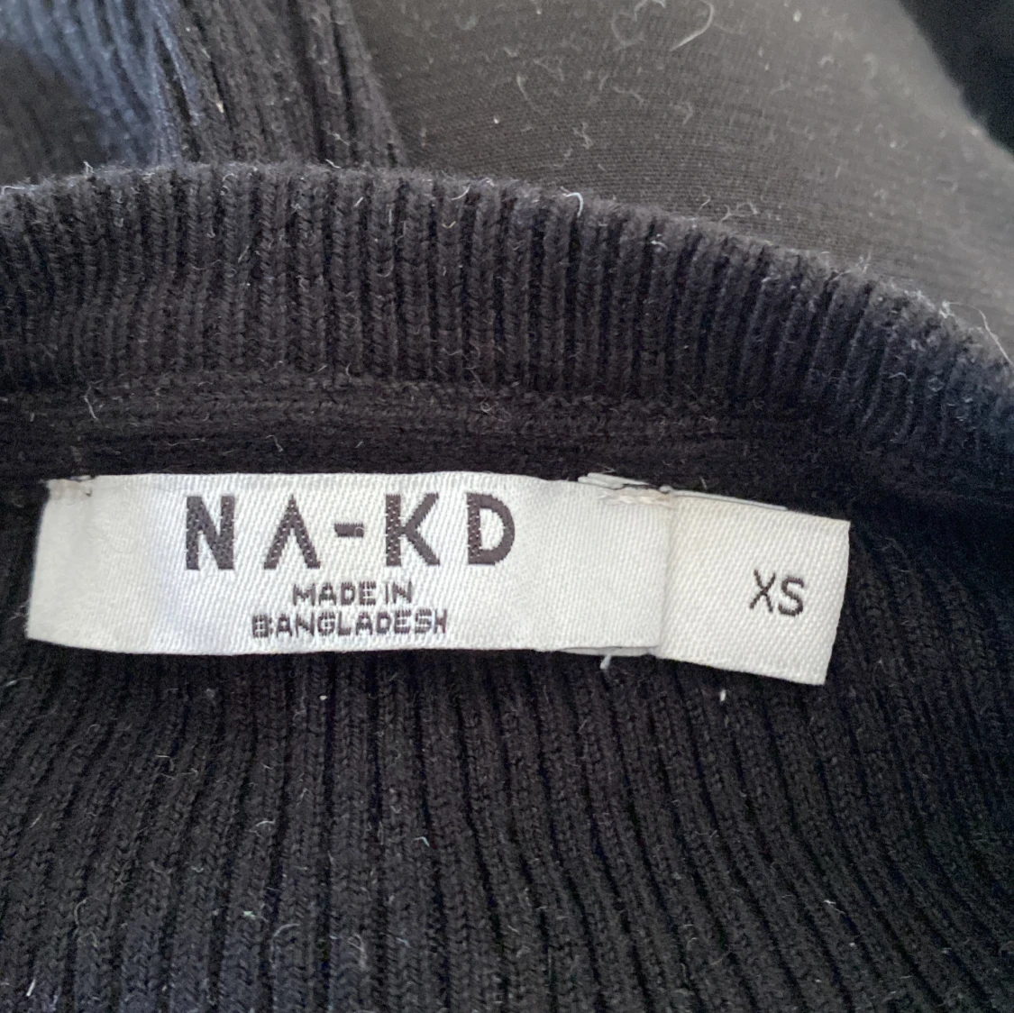 Svart ribbad tröja från NA-KD - 2