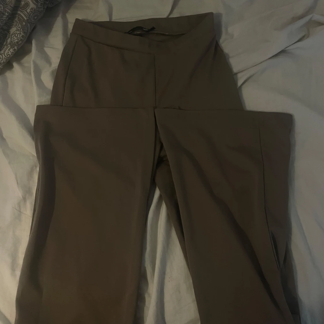 Bruna byxor från 157