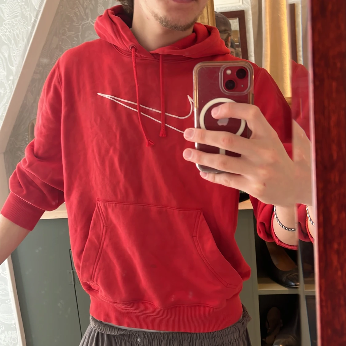 Röd vintage hoodie från Nike