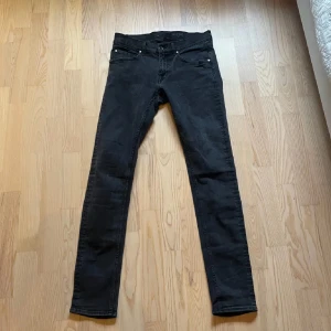 Tiger of Sweden Jeans - Ett par dunder feta tiger of sweden jeans | storlek: 29/32 | Skick 10/10 | Retail: ca 1700kr | Tveka inte att höra av er vid minsta lilla intresse eller fundering!