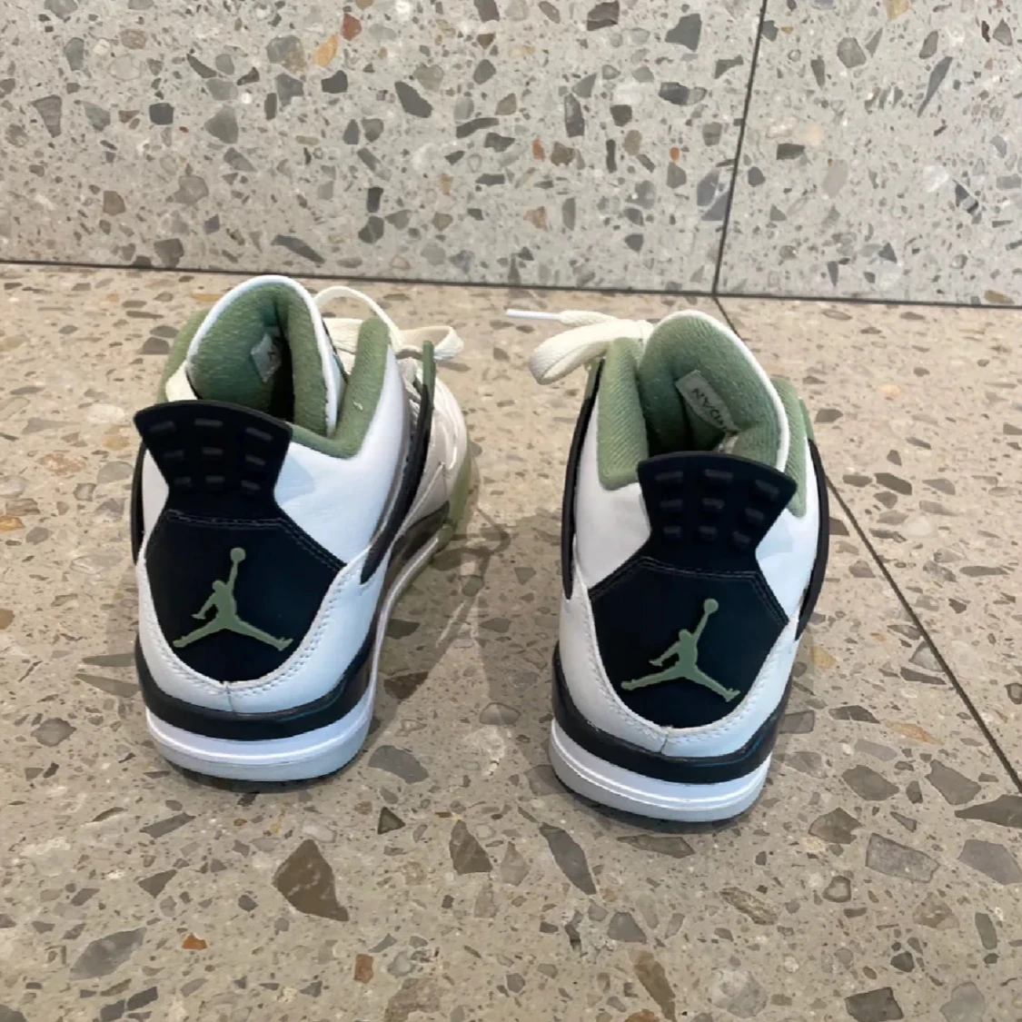 Jordan 4's seafoams - 1