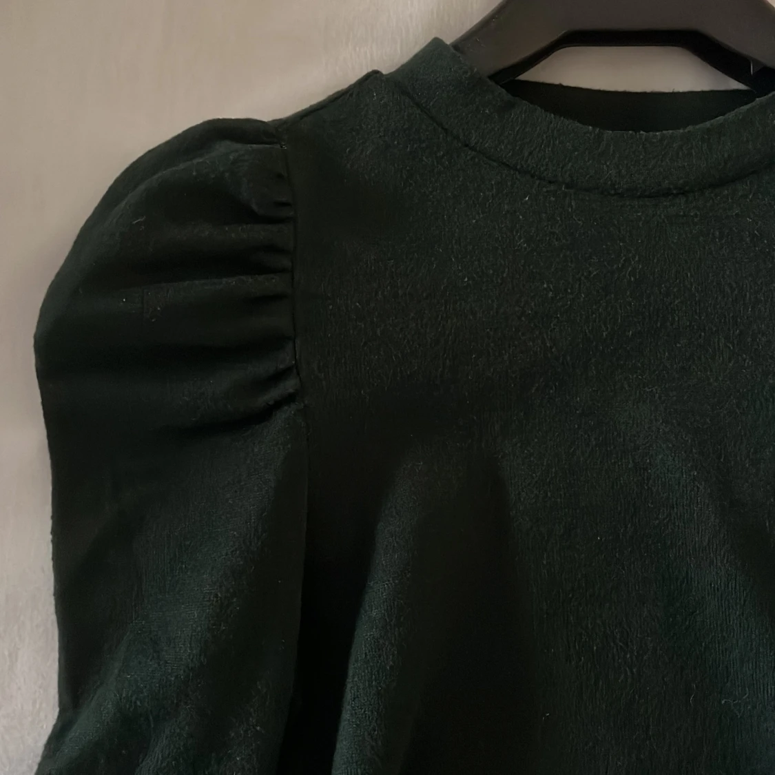 Mörkgrön långärmad topp - 1