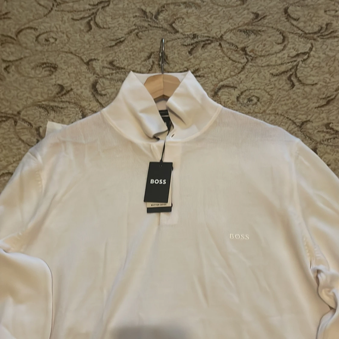 Helt ny tröja från Boss för 1100 kr, originalpriset 1800 kr - 3