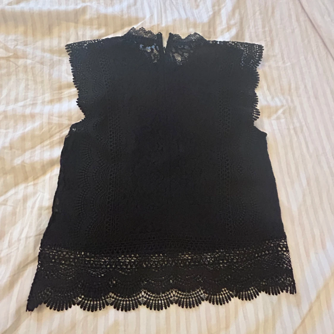 Svart spetsblus från ONLY - 1