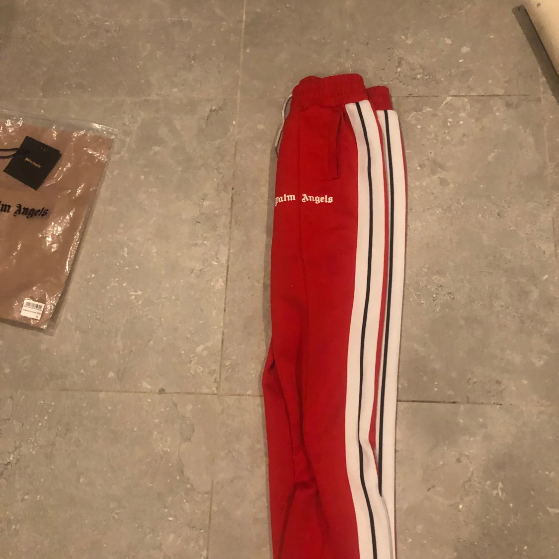 Röda byxor från Palm Angels byte - 1