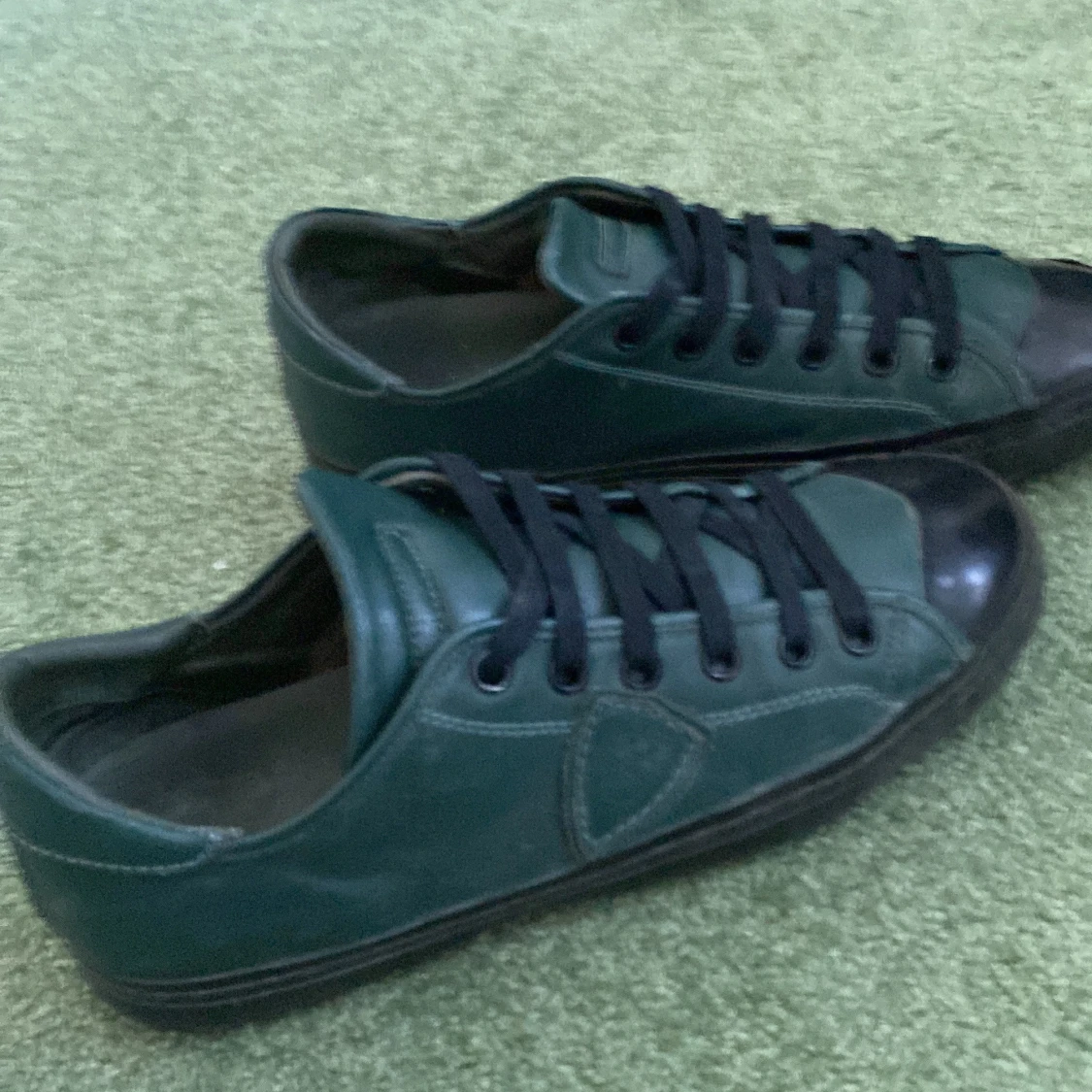 Gröna sneakers från Philippe Model(storlek 43) - 1