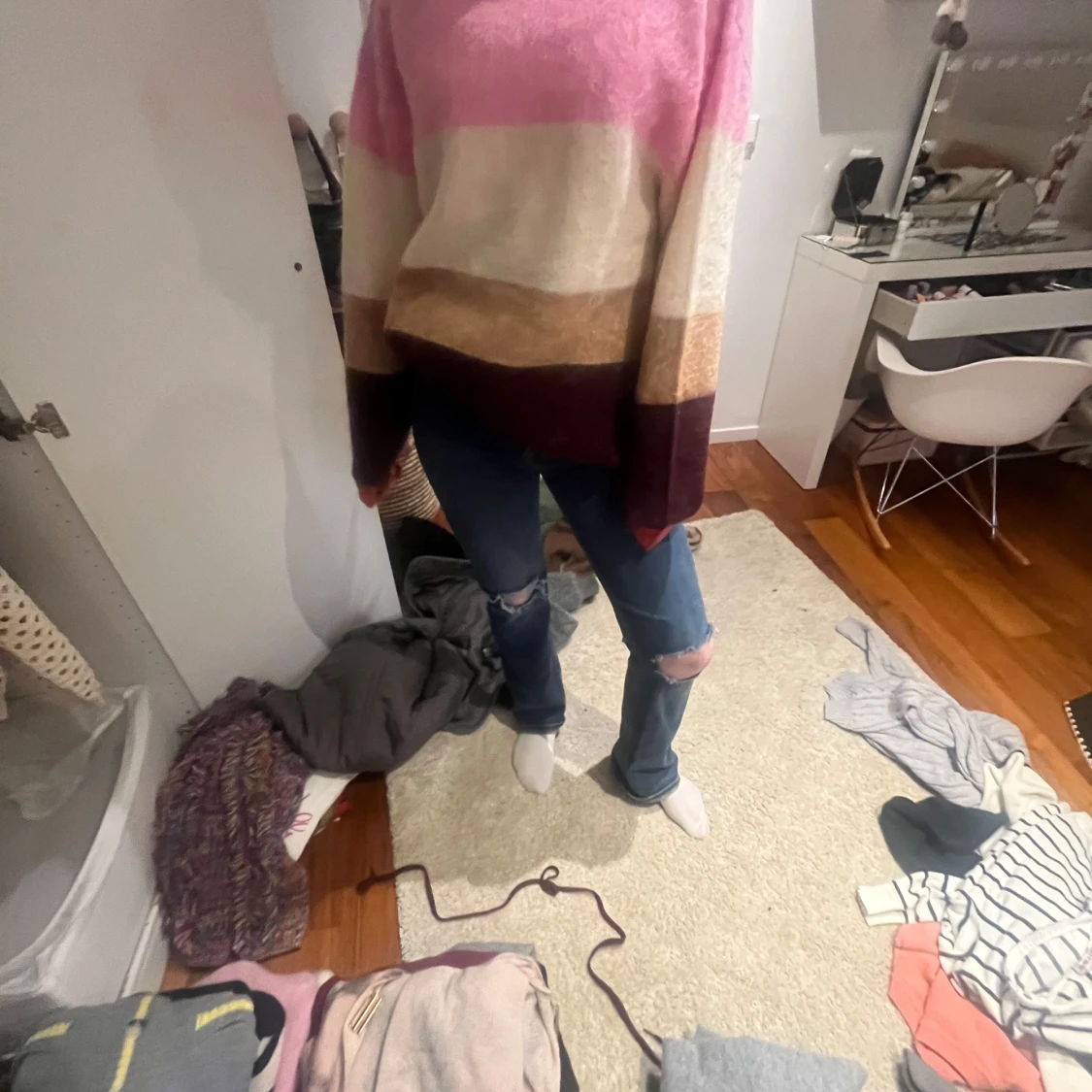 Randig tröja i rosa och beige toner