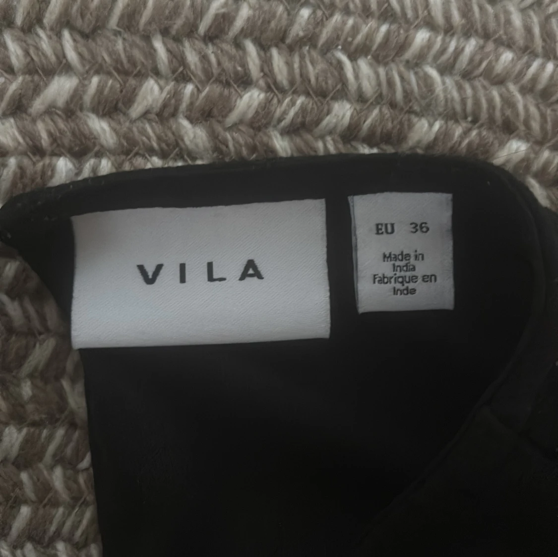 Svart blus från VILA - 2