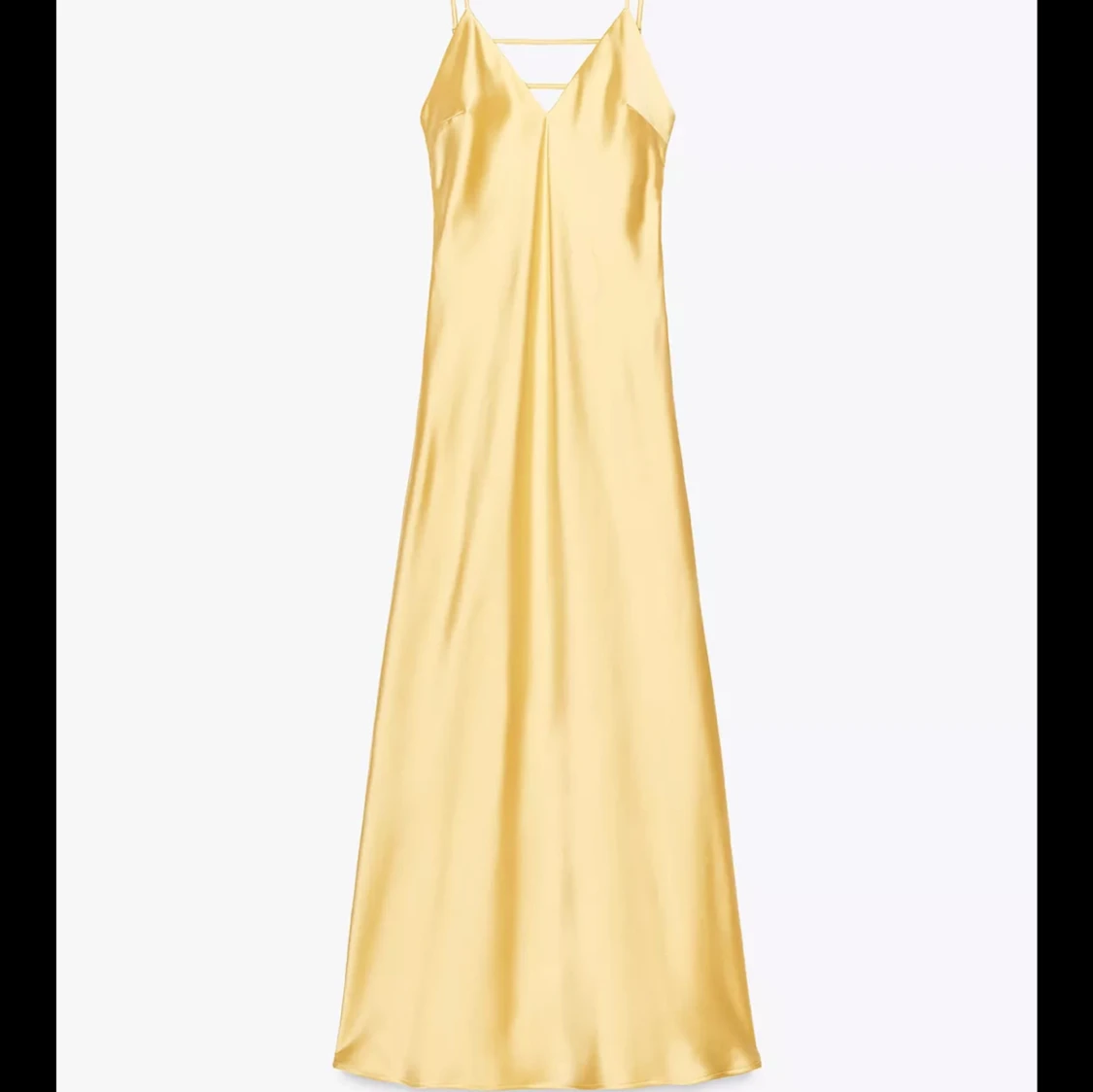Gul långklänning i satin - 2