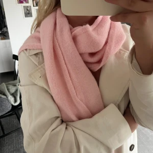 rosa halsduk - söt rosa halsduk!!!💖💖💖