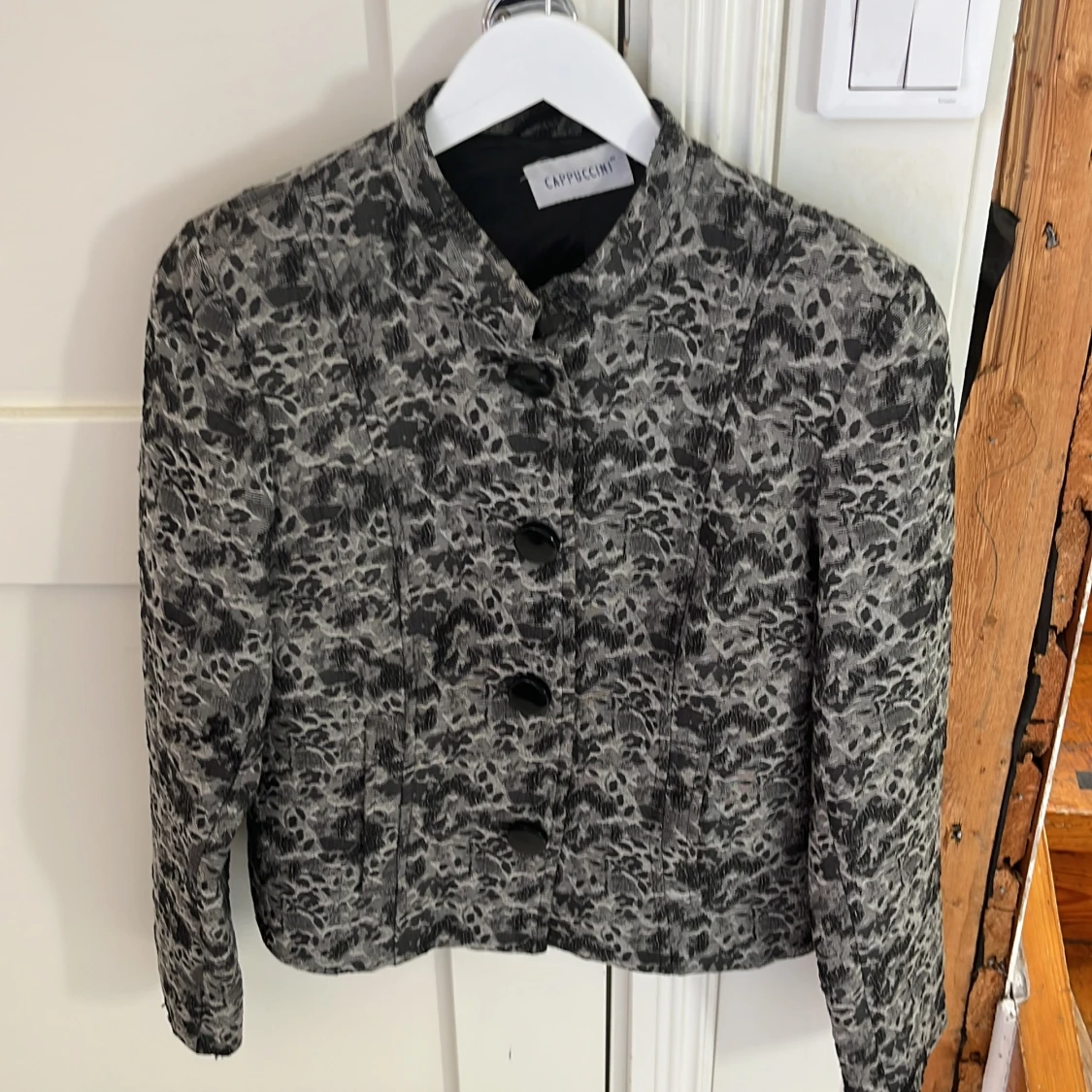 Mönstrad kavaj från Cappuccini, stl 36