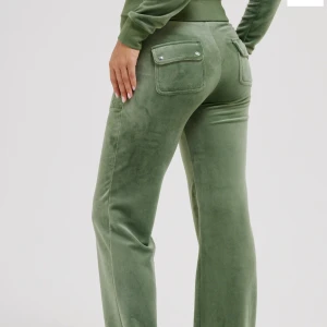 Juicy couture byxor  - Snygga juicy couture byxor i strl xxs🤍 Nypris: 1199 kr☺️ Hör av er vid frågor💘