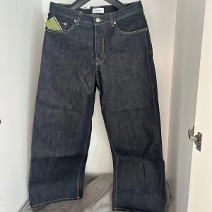 Jack and Jones wide/dave - Säljer dessa sprillans nya Jack and Jones wide/dave. Helt oanvända (felköp) därav 40% lägre än i butik. W32, L30. 👖🍾