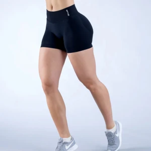 Dfyne shorts  - Impact shorts från Dfyne i färgen midnight black, använda några gånger därför är markeringen på insidan lite borta men annars i bra skick💕