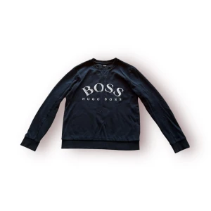 Mörkblå sweatshirt från Hugo Boss - Strl S, bra cond