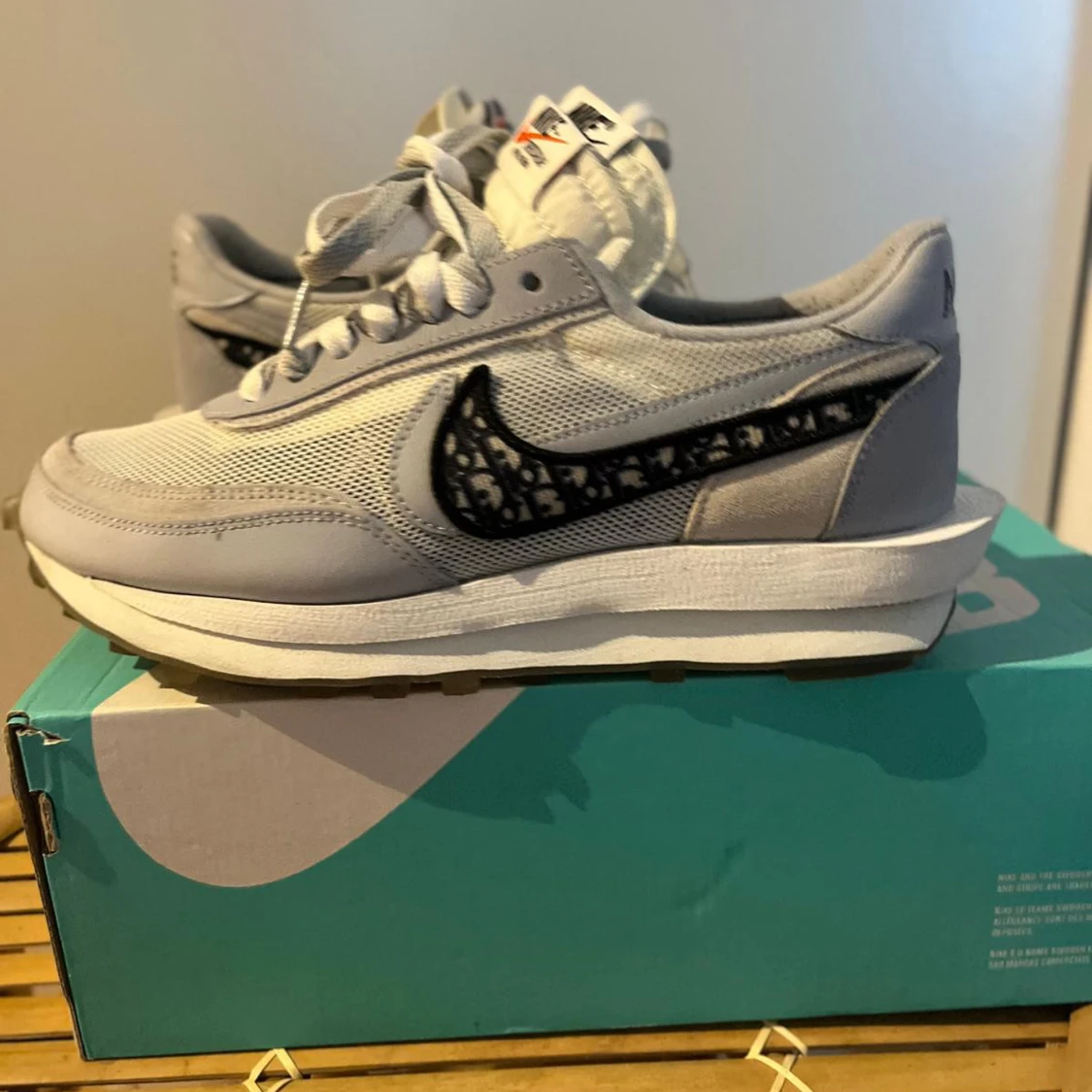 Nike x Sacai grå sneakers 