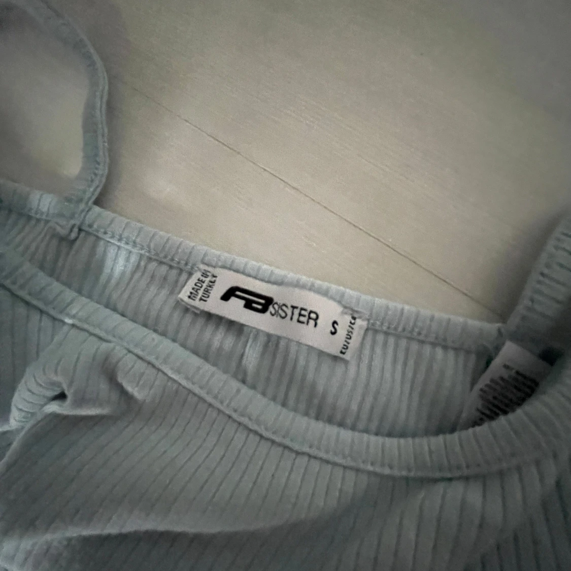 Ljusblå ribbad linnetopp  - 1