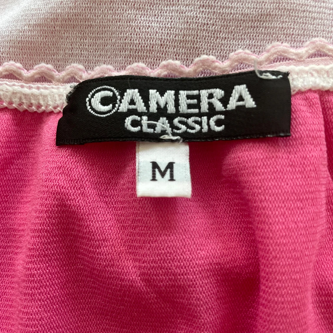 Söt rosa blus med rosor från Camera Classic - 2