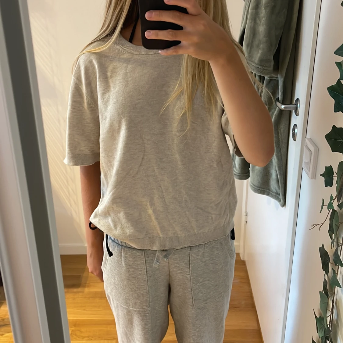 Beige stickad kortärmad tröja Gina Tricot - 2