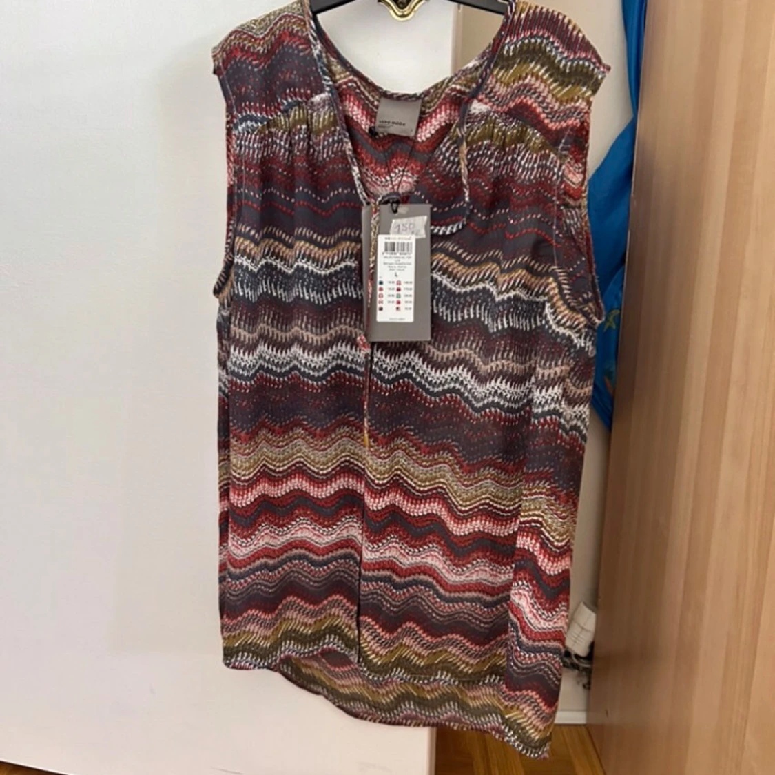 Mönstrad ärmlös blus från Vero Moda - 3