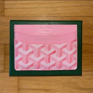 Plånbok - Plånbok som jag fick i födelsedagspresent var inte min färg riktigt