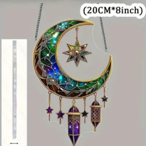 Färgglad måne och stjärna prydnad  - Unik prydnad med en stor halvmåne i guldton, dekorerad med blått, grönt och lila glasliknande detaljer. Hängande stjärnor och lyktor i matchande färger ger en magisk vibe.