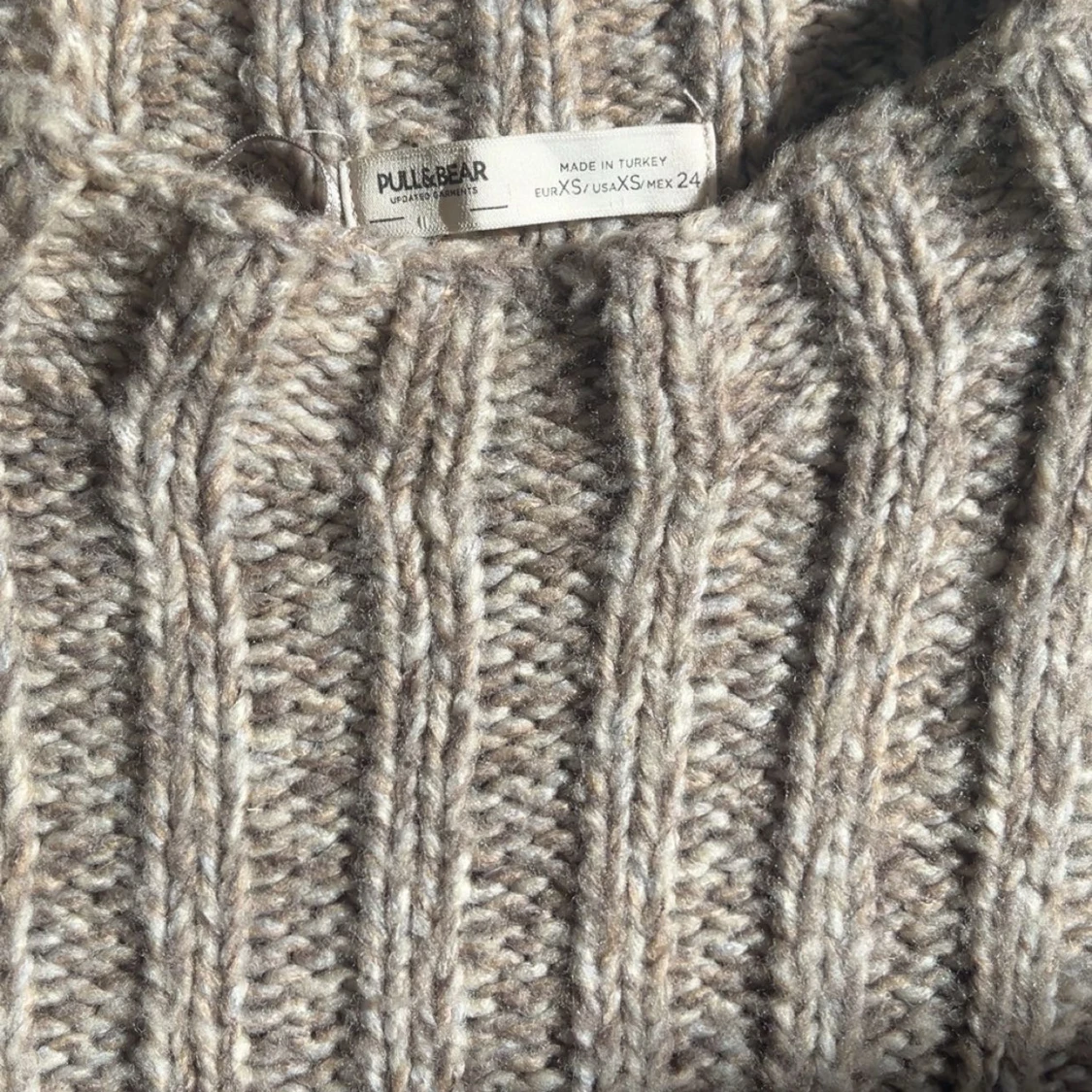 Beige stickad tröja från Pull&Bear - 2