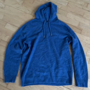 Ahlquist clothing hoodie  - Använd fåtal gånger, vill få sålt snabbt så kan sänka, skriv för flera bilder eller funderingar 