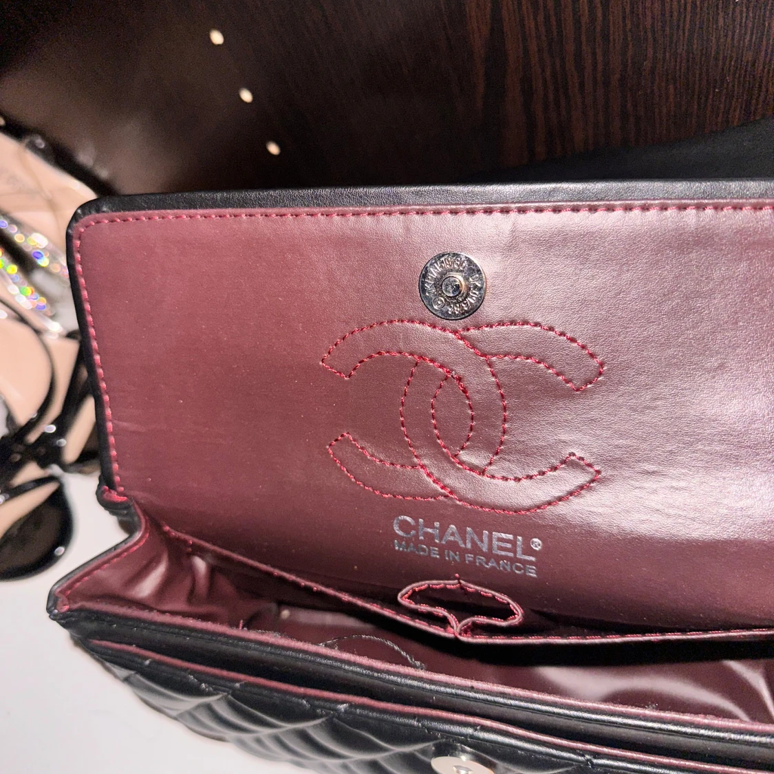 Svart quiltad axelväska  - 2