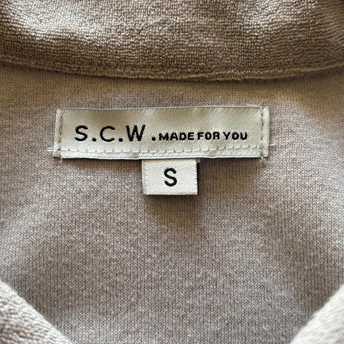 Beige kortärmad piké från S.C.W - 1