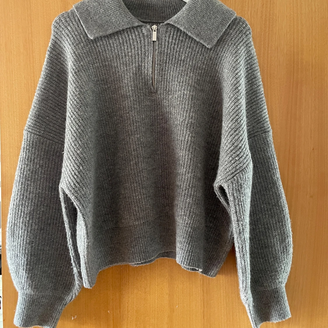 Grå stickad tröja från Primark
