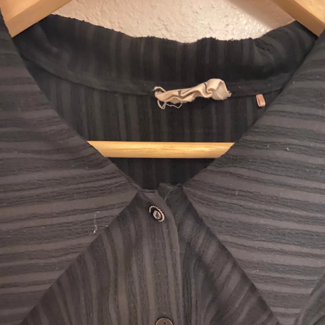 Svart randig blus - 3