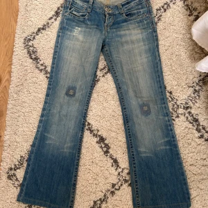 Lågmidjade jeans - Såå snygga bootcut jeans med låg midja😍☺️❤️ se bilder för mått