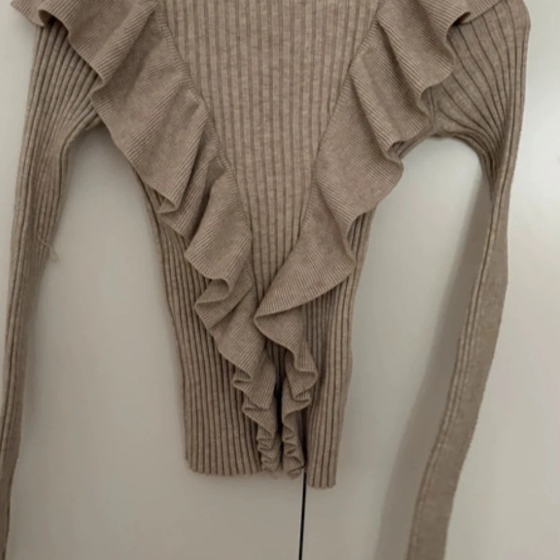 Beige ribbad tröja från Lindex