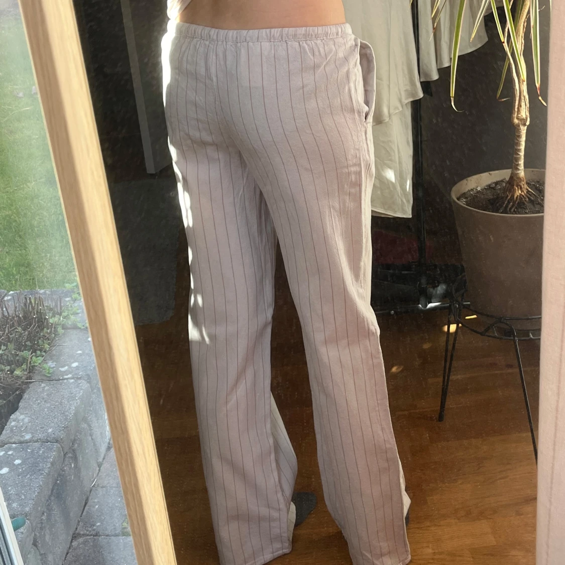 Randiga linnebyxor med låg midja - 1