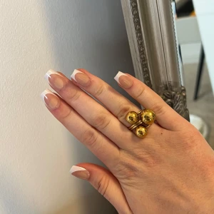 Guldig ring med kulor  - Helt ny ring 99 kr 🥰