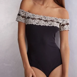 Intimissimi body - Marinblå spets body från intimissimi. Bra skick, skriv för fler bilder