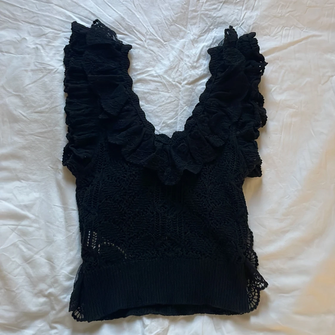 Svart spetsblus med volang från Zara - 2